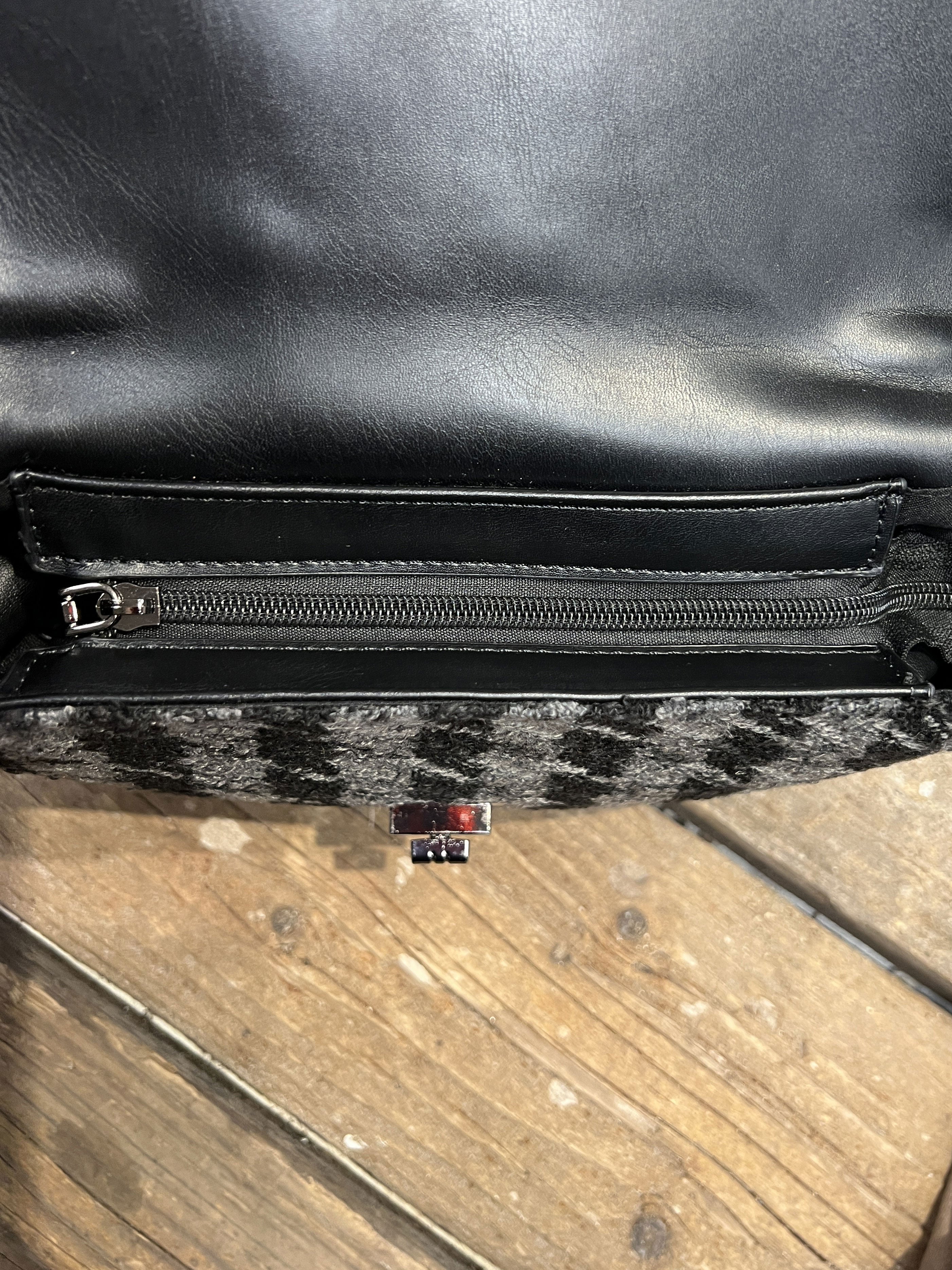 Zoe - Fed ternet taske med kæde